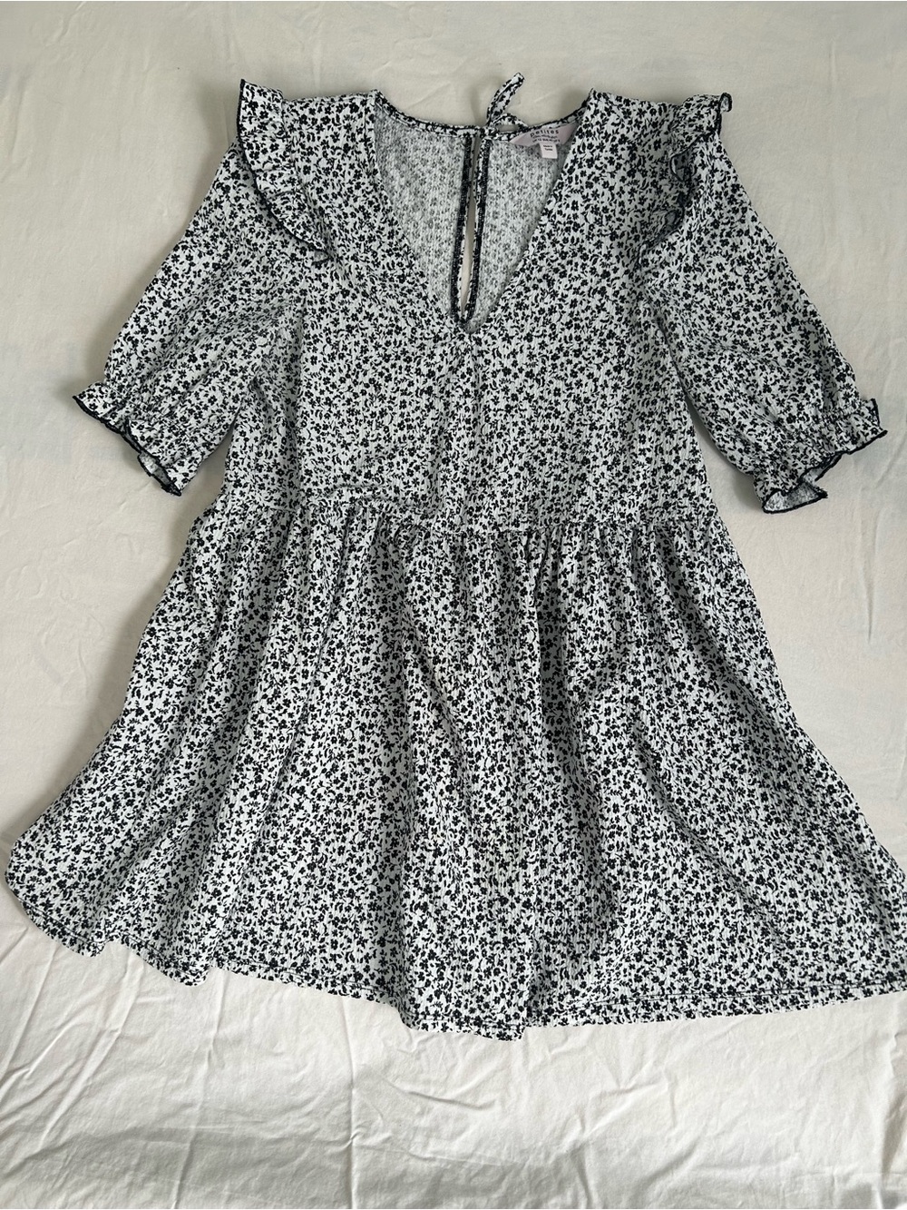 Miss Selfridge Petites Black White Floral Keyhole Back Blouse US 8 UK 12 EUR 40